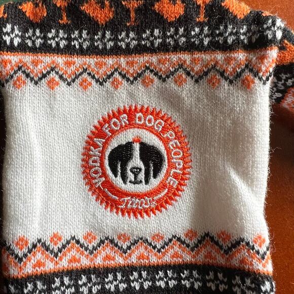 TITO’S Handmade Vodka Dog Bottle Sweater - Picture 4 of 4
